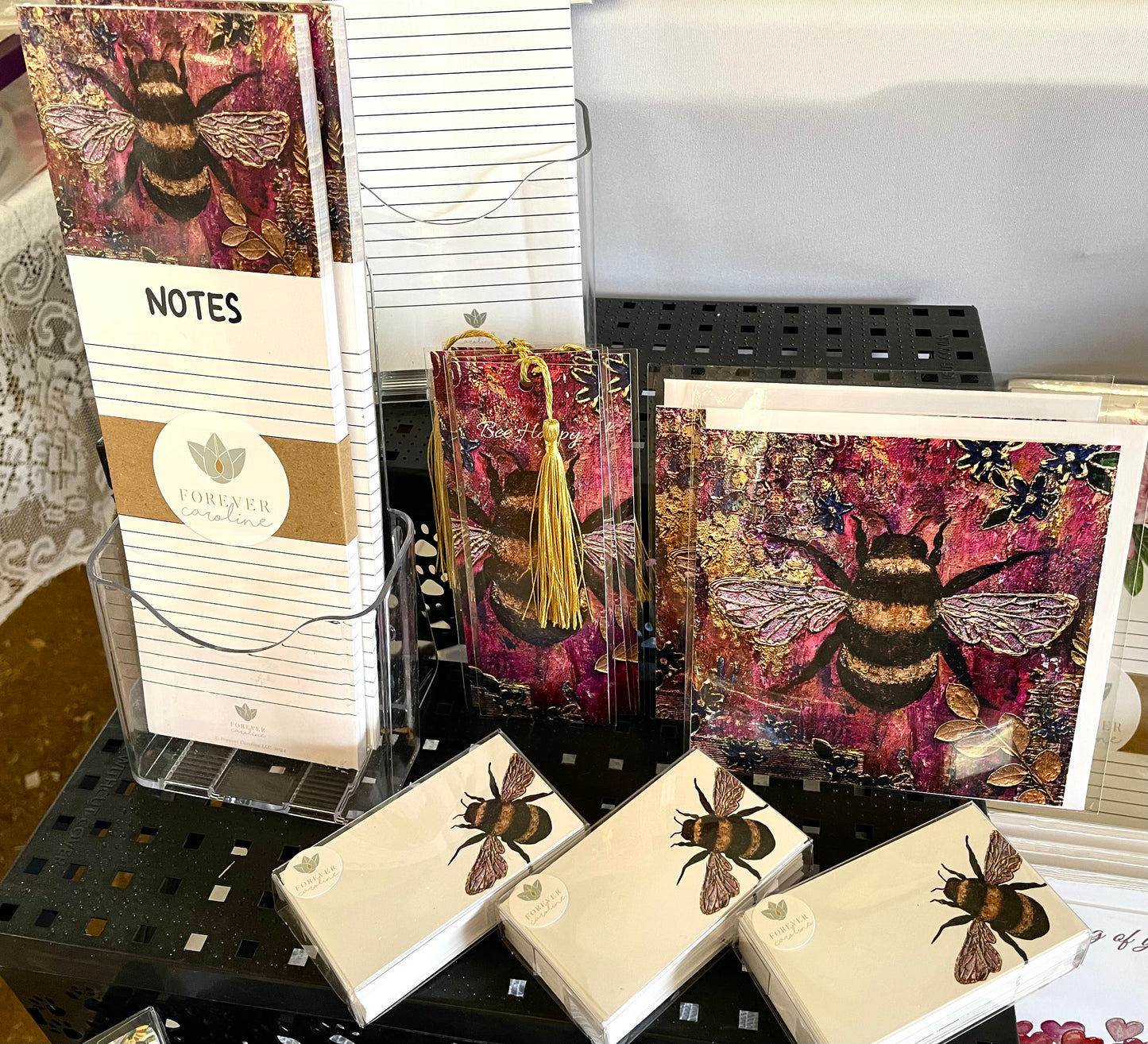 Magnetic Notepad w/ Elegant Bee Art | Pretty Bee Memo Pad